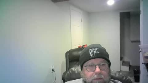 Snapshot of mister_happy567 chatting on February 2, 5:28 am Mr. Happy online show from February 2, 5:28 am