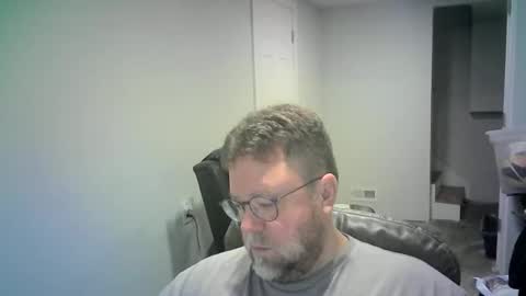 Snapshot of mister_happy567 chatting on February 9, 7:12 am Mr. Happy online show from February 9, 7:12 am