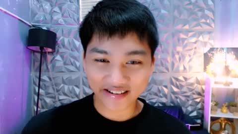 Snapshot of mister_officer chatting on November 25, 8:09 pm SAINT SACHI will make your day online show from November 25, 8:09 pm