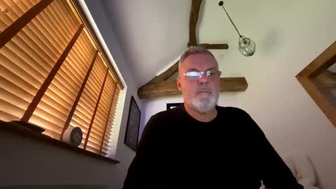 Misterblivs online show from November 2, 3:36 pm