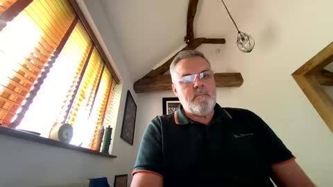 Snapshot of misterblivs chatting on May 12, 2:25 pm Misterblivs online show from May 12, 2:25 pm