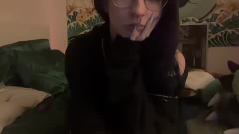 misterfaerie online show from January 24, 8:34 am