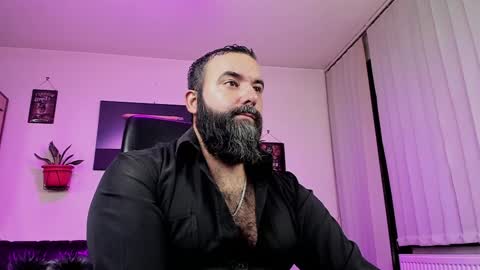 Snapshot of misterlov3r chatting on December 9, 10:30 pm misterlov3r online show from December 9, 10:30 pm