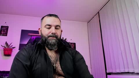 Snapshot of misterlov3r chatting on December 19, 10:21 pm misterlov3r online show from December 19, 10:21 pm