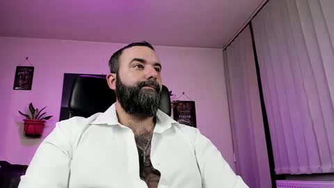 Snapshot of misterlov3r chatting on March 4, 11:00 pm misterlov3r online show from March 4, 11:00 pm