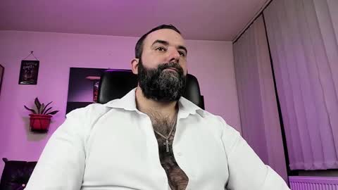 Snapshot of misterlov3r chatting on March 7, 1:20 am misterlov3r online show from March 7, 1:20 am