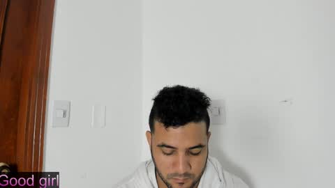 Snapshot of mistic_orgamsxxx18 chatting on June 1, 1:13 pm Sexy couple ready to play without limits here we do everything online show from June 1, 1:13 pm