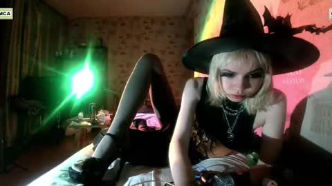 Snapshot of mistr_daria_femdom chatting on October 21, 5:57 pm mistr_daria_femdom online show from October 21, 5:57 pm