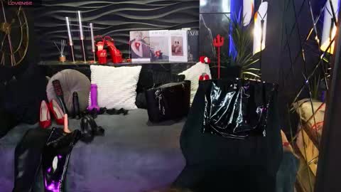 Darsy online show from March 16, 1:48 pm