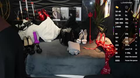 Darsy online show from April 14, 2:01 pm