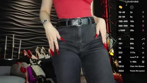 Darsy online show from May 25, 2:01 pm