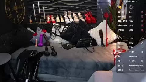 Darsy online show from June 9, 1:45 pm