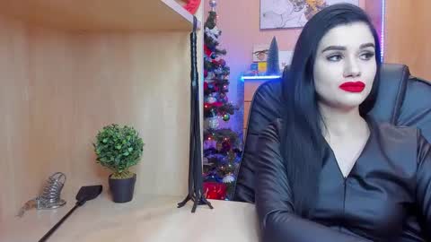 Snapshot of mistress_kristi chatting on December 27, 8:50 pm Mistress Kristi online show from December 27, 8:50 pm