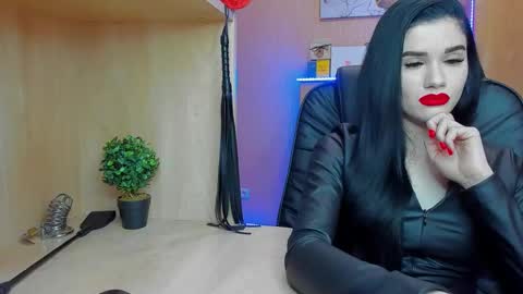 Snapshot of mistress_kristi chatting on January 24, 6:56 pm Mistress Kristi online show from January 24, 6:56 pm