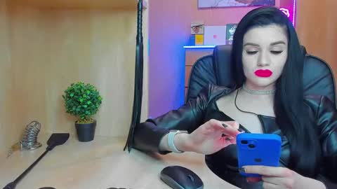 Snapshot of mistress_kristi chatting on February 20, 6:46 pm Mistress Kristi online show from February 20, 6:46 pm