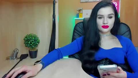 Snapshot of mistress_kristi chatting on March 10, 5:18 pm Mistress Kristi online show from March 10, 5:18 pm