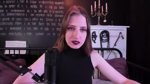 Snapshot of mistress_marlene chatting on July 5, 7:37 am Mistress Marlene online show from July 5, 7:37 am