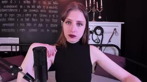 Snapshot of mistress_marlene chatting on July 11, 7:44 am Mistress Marlene online show from July 11, 7:44 am