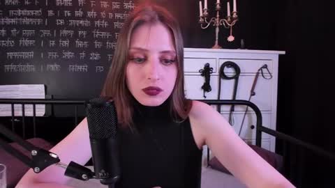 Snapshot of mistress_marlene chatting on July 20, 10:39 am Mistress Marlene online show from July 20, 10:39 am