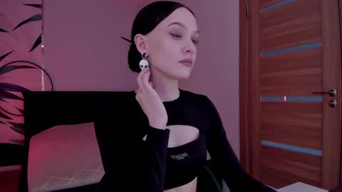 Snapshot of mistress_mialibra chatting on February 22, 10:40 am Mistress Mia online show from February 22, 10:40 am