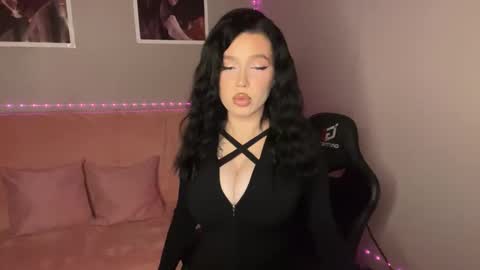 Snapshot of mistress_of_hearts chatting on October 10, 7:57 pm Mia online show from October 10, 7:57 pm