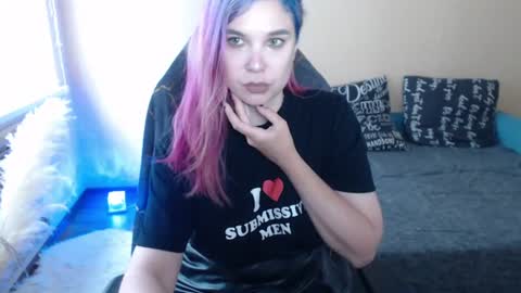 Snapshot of mistressbailey_x chatting on June 26, 10:08 am Miss Bailey online show from June 26, 10:08 am