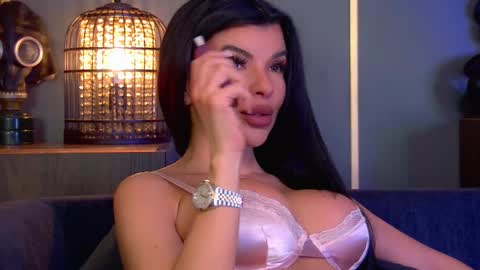 Elenia online show from January 12, 2:22 pm