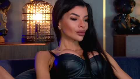 Snapshot of mistresselenia chatting on May 18, 1:39 pm Elenia online show from May 18, 1:39 pm