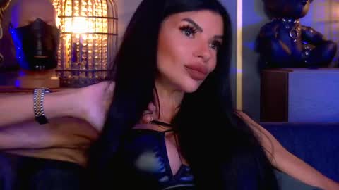 Snapshot of mistresselenia chatting on June 6, 12:54 pm Elenia online show from June 6, 12:54 pm