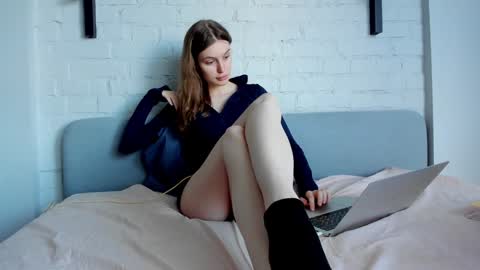 Snapshot of mistresselizy chatting on December 18, 10:51 am mistresselizy online show from December 18, 10:51 am