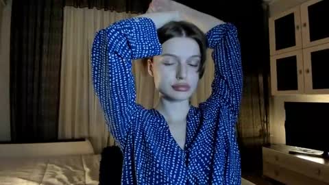 Snapshot of mistresselizy chatting on January 4, 7:02 pm mistresselizy online show from January 4, 7:02 pm