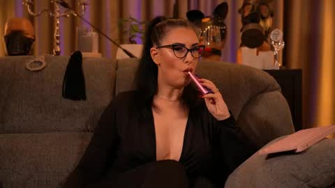 Mistress Kelly online show from October 3, 11:57 pm