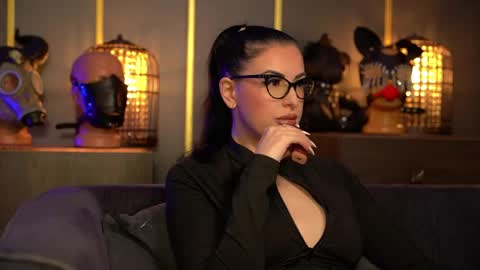 Mistress Kelly online show from May 29, 11:25 pm