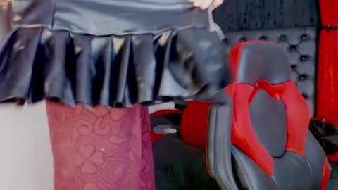 Snapshot of mistresslombana_666 chatting on November 15, 6:00 am Mistresslombana online show from November 15, 6:00 am