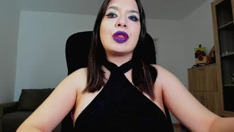 Snapshot of mistressmichelle5 chatting on May 18, 4:02 pm YourGoddessM online show from May 18, 4:02 pm