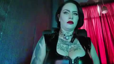 Snapshot of mistressolivia07 chatting on July 11, 5:26 pm Mistress olivia online show from July 11, 5:26 pm