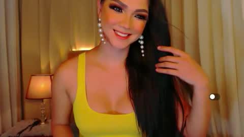 Snapshot of mistressseductionleah chatting on April 13, 9:31 pm Leah online show from April 13, 9:31 pm