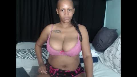 Snapshot of mistressshirleyx chatting on January 28, 1:29 am mistressshirleyx online show from January 28, 1:29 am