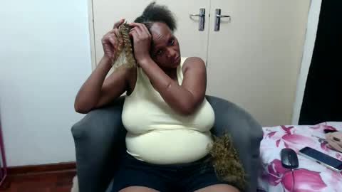 Snapshot of mistressshirleyx chatting on October 30, 5:57 pm mistressshirleyx online show from October 30, 5:57 pm