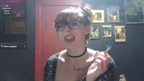 Snapshot of mistressthrope chatting on October 28, 10:56 pm MistressThrope online show from October 28, 10:56 pm