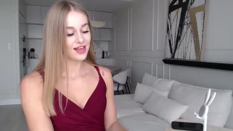 mistressuniverse online show from September 22, 9:11 am