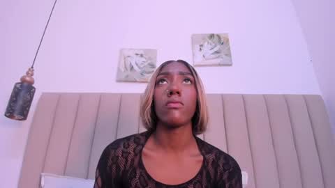 mistt_miaa online show from July 25, 6:16 pm