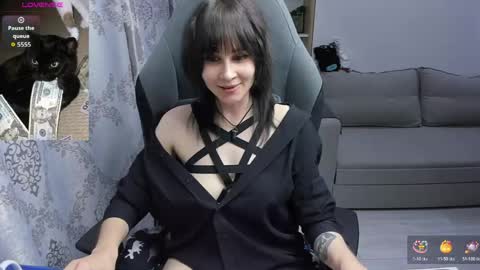 Snapshot of misty_dark chatting on June 3, 8:36 pm misty_dark online show from June 3, 8:36 pm