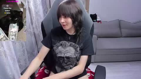 misty_dark online show from July 18, 2:43 pm