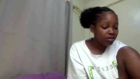 Snapshot of misty_shee chatting on November 25, 7:08 am misty_shee online show from November 25, 7:08 am