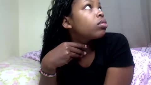 Snapshot of misty_shee chatting on November 27, 5:53 am misty_shee online show from November 27, 5:53 am