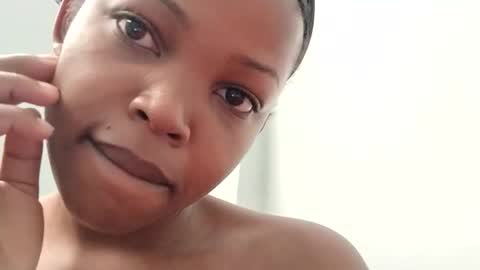 Snapshot of misty_shee chatting on December 1, 5:45 am misty_shee online show from December 1, 5:45 am