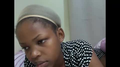 Snapshot of misty_shee chatting on December 15, 12:42 pm misty_shee online show from December 15, 12:42 pm