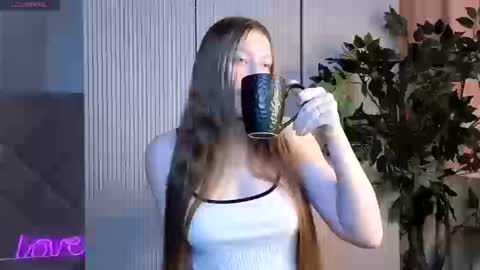 Sara online show from March 12, 8:09 am