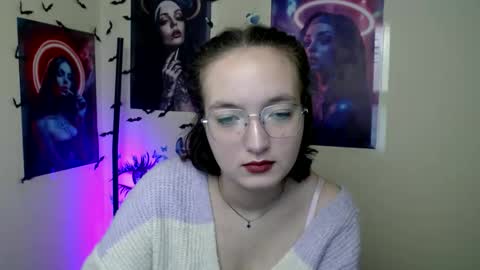 Snapshot of mistyrosee chatting on October 15, 6:35 am Aria online show from October 15, 6:35 am